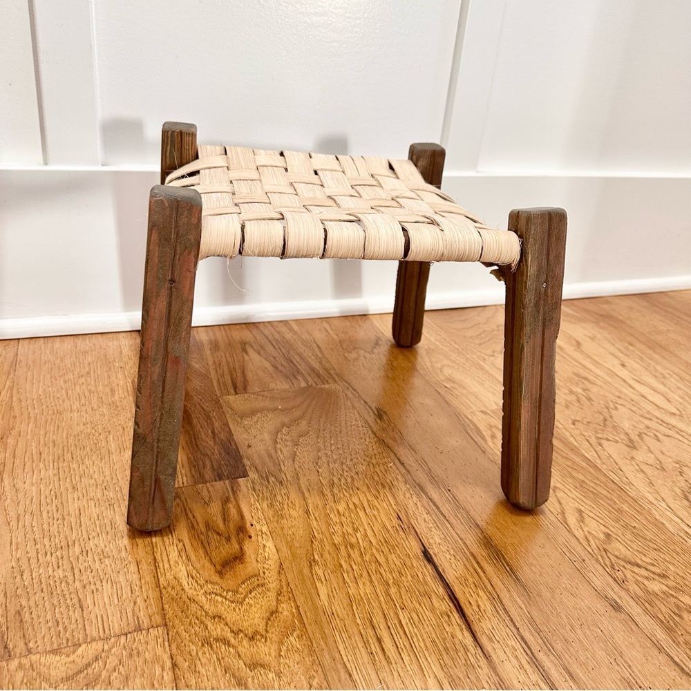 Primitive Small Wooden Stool Woven Plant Stand Riser Farmhouse Or Natural Decor